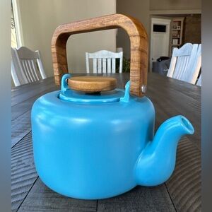 BonJour Ceramic Coffee & Tea 4-Cup Ceramic Aqua Teapot With Infuser